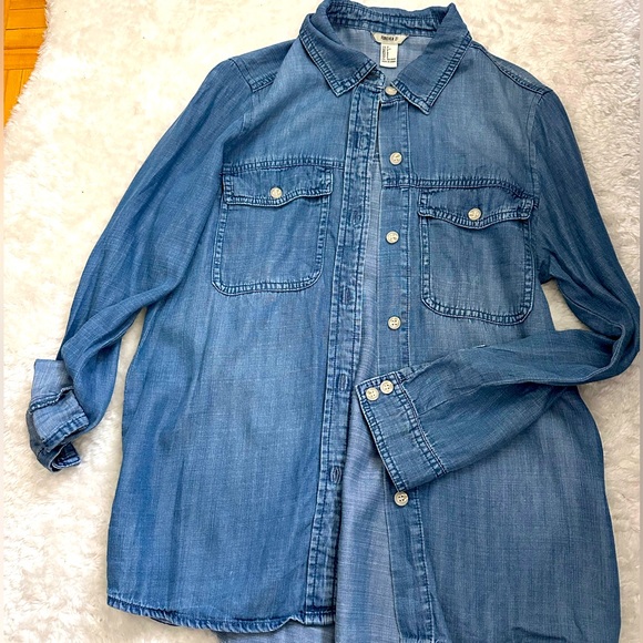 Blue soft denim-like shirt - Picture 1 of 1